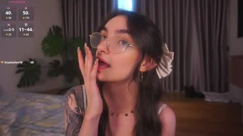 Mia online show from March 6, 1:26 am