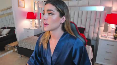 mariiahneedles online show from January 14, 10:44 pm