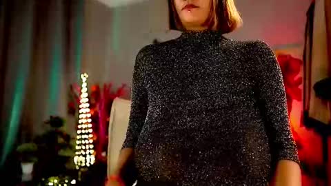 Snapshot of mariicha chatting on February 25, 9:31 am Nikita - Scroll down and read my bio please. New Pictures in Bio online show from February 25, 9:31 am