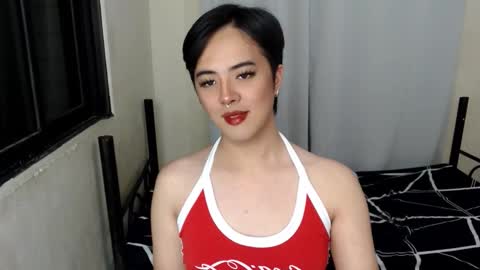 Snapshot of marikosue01 chatting on February 13, 12:43 pm marikosue online show from February 13, 12:43 pm