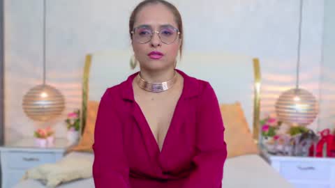 Marilyn Vega online show from June 22, 9:00 pm