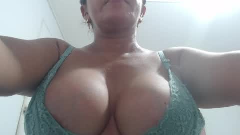 mariska_69 online show from May 15, 1:47 am