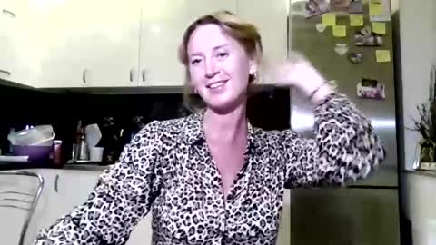MarizaFouset online show from July 24, 9:45 pm