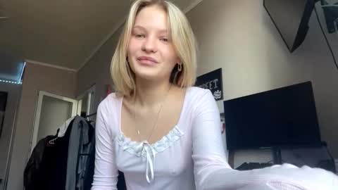 Snapshot of marjoryareias chatting on October 22, 8:17 am marjoryareias online show from October 22, 8:17 am