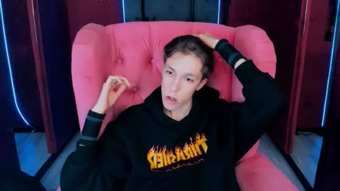 Mark online show from November 7, 3:25 pm