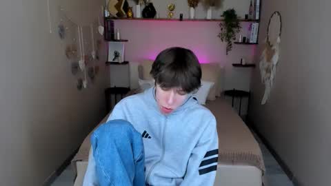 Mark online show from March 14, 2:43 pm