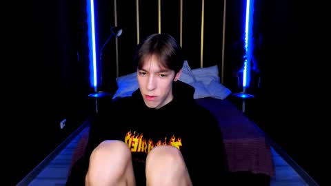 Mark online show from October 7, 3:52 pm