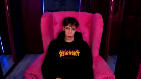 Mark online show from October 21, 3:27 pm