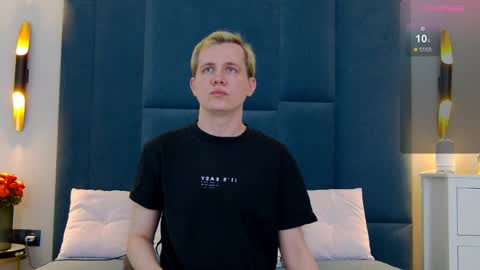 Mark online show from April 1, 10:50 pm