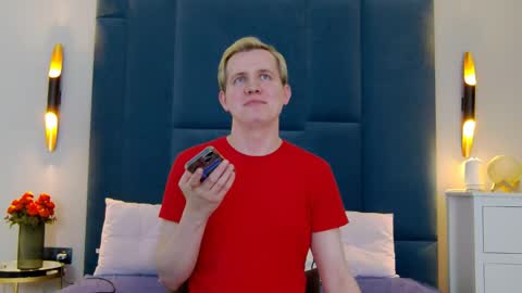 Mark online show from April 8, 6:05 am