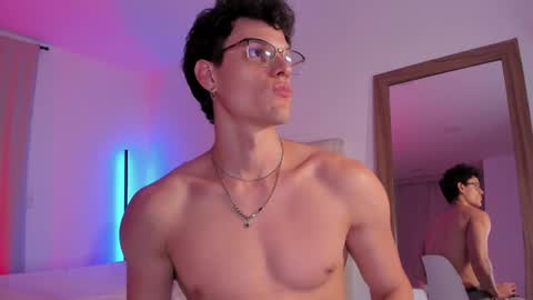 troy online show from March 28, 2:13 am