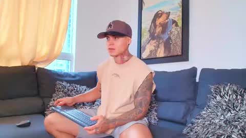 Sebastian online show from November 16, 3:58 pm