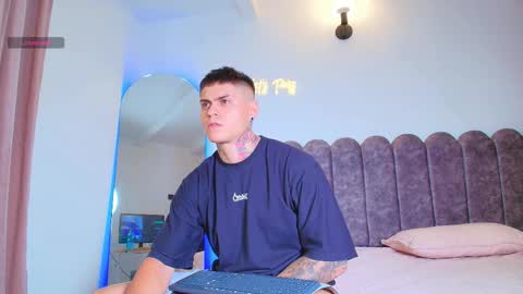 Sebastian online show from October 31, 3:18 am