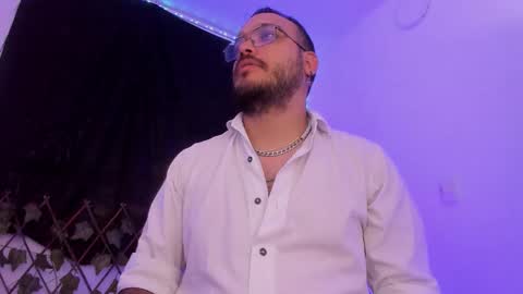 Snapshot of markwolfe1 chatting on October 28, 10:33 pm Mark online show from October 28, 10:33 pm