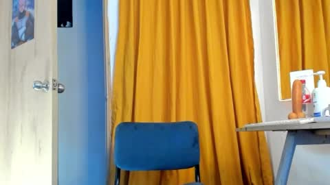 marynmartinez online show from May 9, 6:41 am