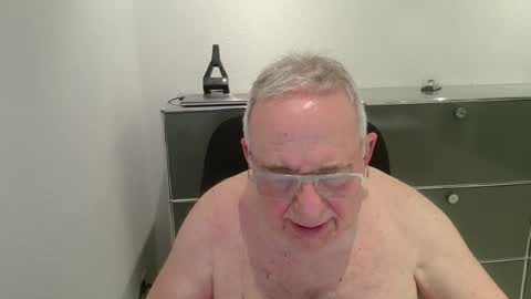 martin_1947 online show from July 3, 11:42 pm