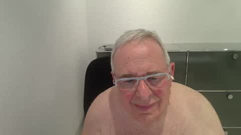 martin_1947 online show from August 1, 8:43 pm