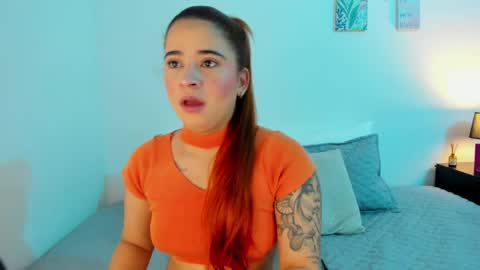 C A R O L I N A  online show from April 16, 9:53 am