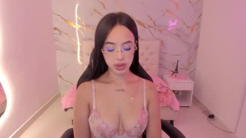   online show from March 6, 12:59 pm