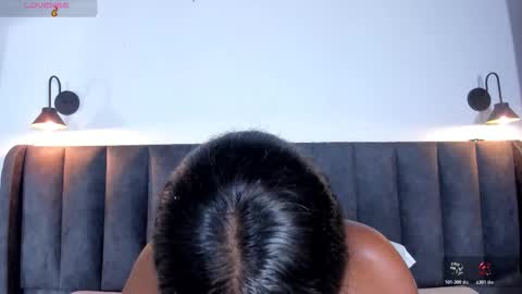 Laura online show from January 31, 9:12 pm