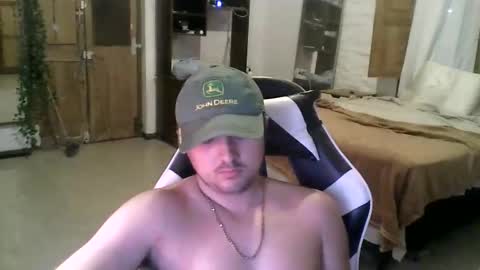 martingillesg online show from February 9, 2:04 am