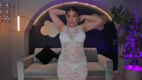 Martinna Bonnet online show from February 4, 1:38 pm