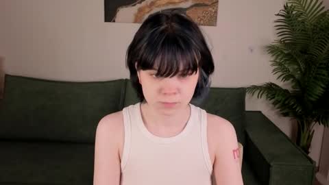 Mary online show from April 16, 1:33 pm