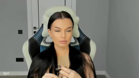 mary_jain13 online show from October 15, 9:32 am