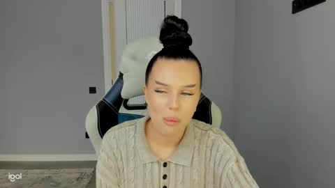 mary_jain13 online show from October 8, 8:31 am