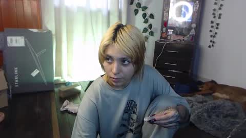 Snapshot of mary_janness chatting on February 7, 9:04 pm                      100   online show from February 7, 9:04 pm