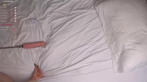 Caroline  qeeentease - ints qeentease - twitter online show from November 10, 4:10 pm