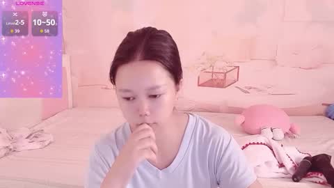 mary_uu online show from October 10, 7:47 am