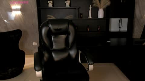  Mary  online show from April 14, 6:11 pm