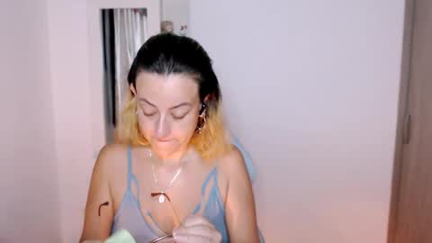 maryline online show from February 25, 2:59 am