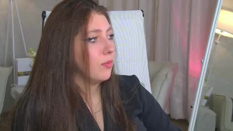 Mary Miller online show from November 24, 10:25 am