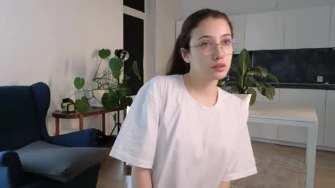 Hi Im Olivia Im new here3 online show from February 21, 8:28 am