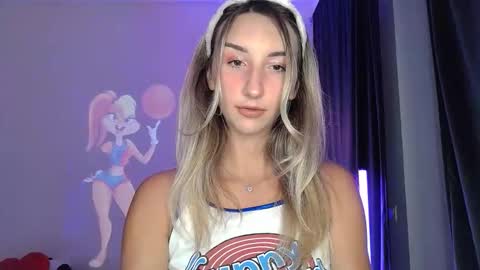 marywayne11 online show from November 4, 3:35 pm