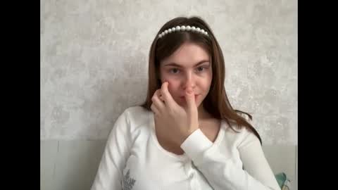 MaryYourr online show from December 2, 11:19 am