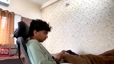 maskboyz2003 online show from December 4, 3:39 am