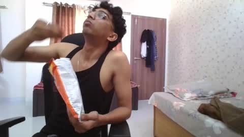 Mask Boy online show from November 29, 5:04 am