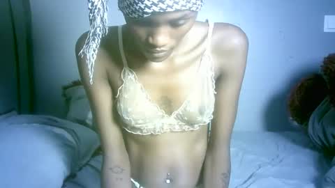 maskgang001 online show from May 17, 4:54 am