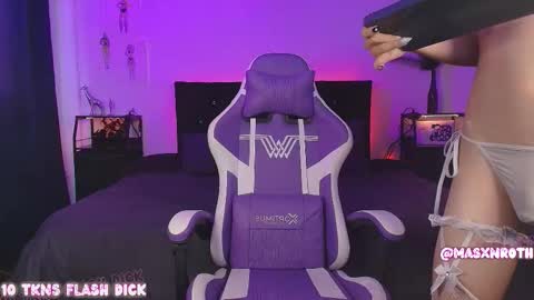 Mason Rothwell   online show from November 16, 12:07 pm