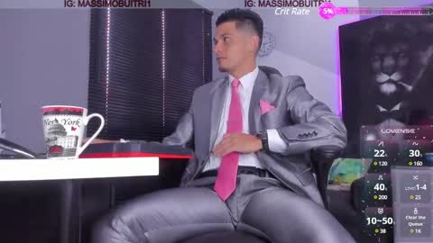 I am Massimo online show from February 12, 2:32 pm