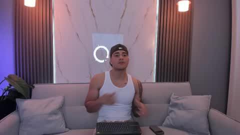 massimo_ross online show from April 15, 10:51 am