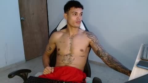 master_black777 online show from April 18, 1:40 am