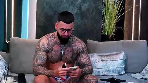 masterkingofmuscle online show from March 3, 6:15 am