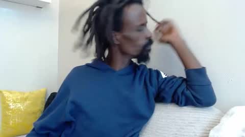 Snapshot of masterr_bate chatting on October 17, 7:12 am Marl online show from October 17, 7:12 am