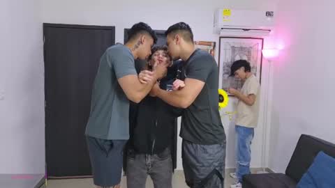 Team Cris Darwin- Fernando- Stiven- David online show from April 22, 11:39 am