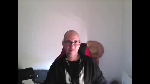 mat11efou online show from April 4, 12:01 pm