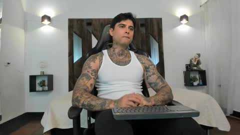 mateo_dilucajs1 online show from October 21, 9:07 pm